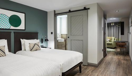 Twin Bedroom Suite