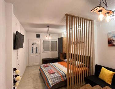 Deluxe Studio