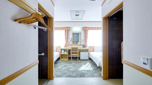 Accesible Twin Room - Non-Smoking