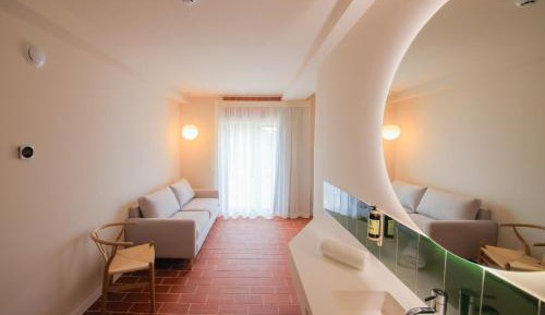 Studio Apartment (2 Adults)