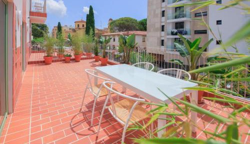 Apartment with Big Terrace and Sea View (4 Adults)