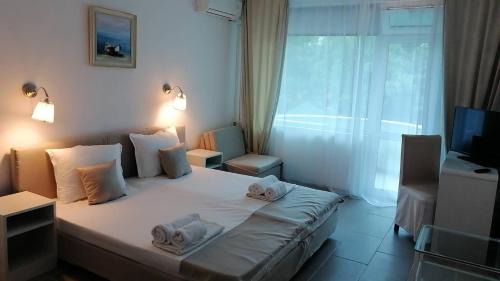 Double or Twin Room with Garden View