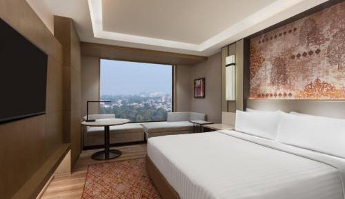 Executive King Room - Enjoy 20% discount on Food and Beverages along with Complimentary Golden Temple transfers twice daily at 4am and 8pm.