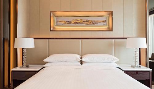 Executive King Room  (1 piece of laundry free per night, except any heavy clothe)