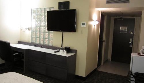 Queen Room with Spa Bath
