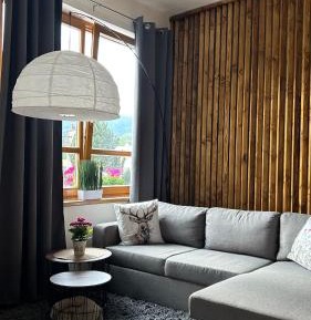 Apartment with Mountain View