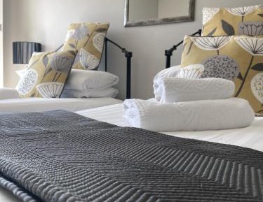 Standard Twin Room