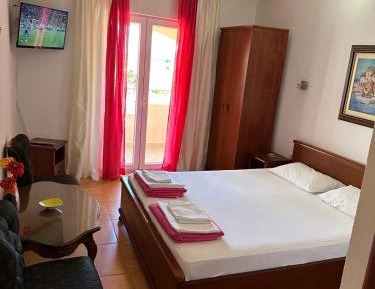 One-Bedroom Apartment with Balcony