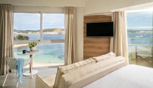The Studio Frontal Sea View