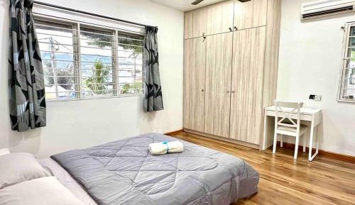Three-Bedroom Holiday Home 