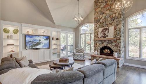 Five-Bedroom Holiday Home