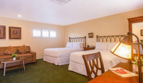 Deluxe Room with Two Queen Beds
