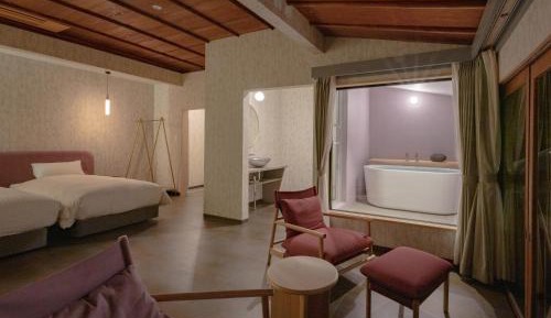 Twin Room with Bathroom