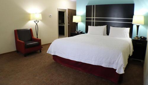 King Room with King Bed - Non-Smoking