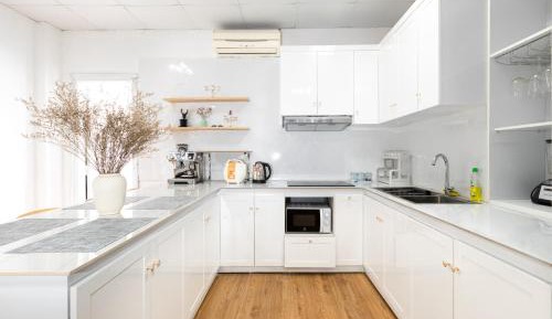 One-Bedroom Apartment with Balcony