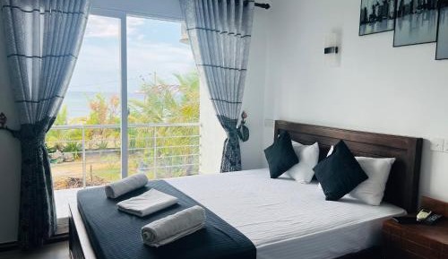 Deluxe Triple Room with Sea View