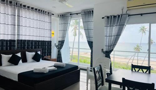Deluxe Double Room with Balcony and Sea View