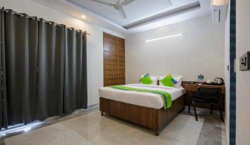 Deluxe Room with Balcony