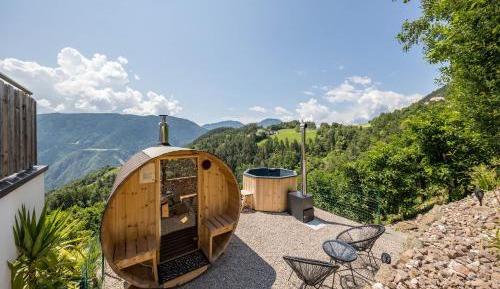 Superior One-Bedroom Apartment with Balcony