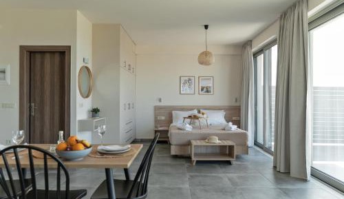 Junior Suite with Pool View