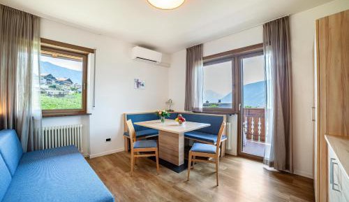 Superior One-Bedroom Apartment with Balcony