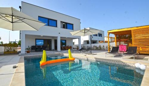 4 bedrooms Villa
