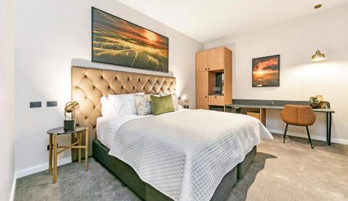Deluxe Family Suite