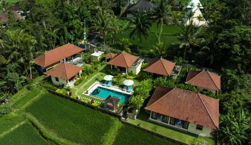 Bungalow with Patio
