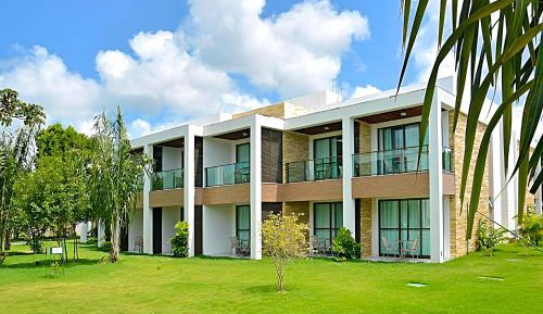 Apartment with Pool View 