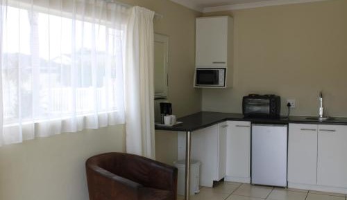 Deluxe Double Room (2 Adults + 1 Child)