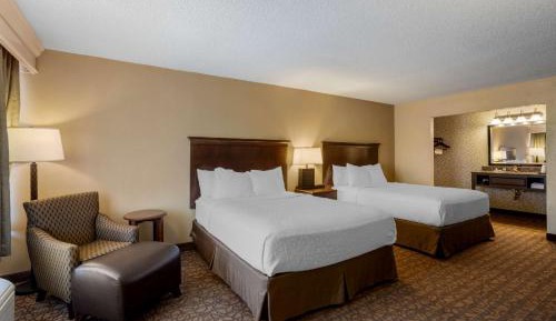 Queen Room with Two Queen Beds - Non-Smoking