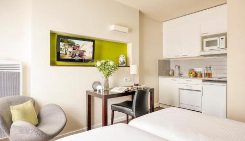 Studio (2 Adults)