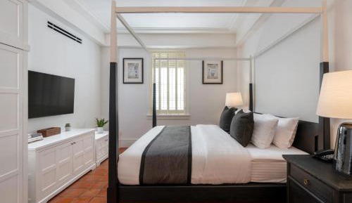Grand Deluxe King Room