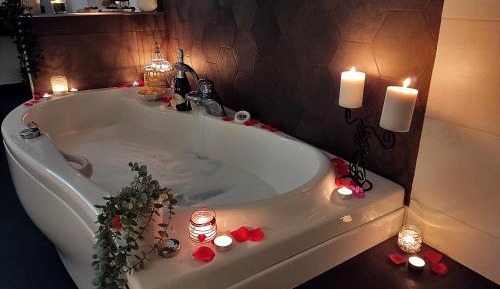Suite with Spa Bath