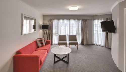 Two Bedroom Apartment - King (or Twin) with Balcony and Spa Bath