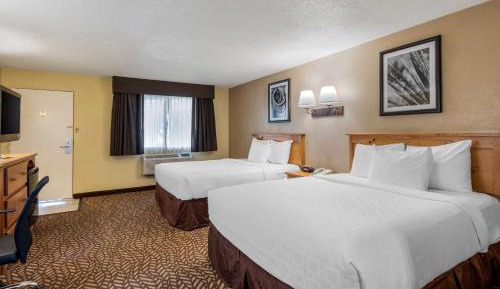 Queen Room with Two Queen Beds - Non-Smoking