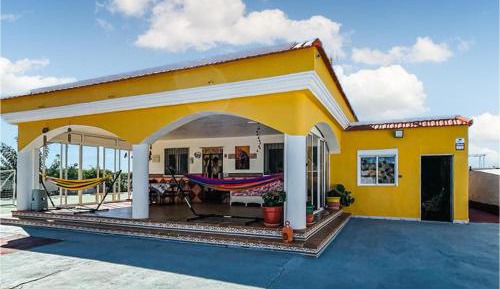 Three-Bedroom Holiday Home 