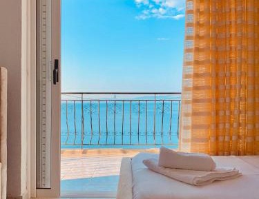 Family Room with Sea View