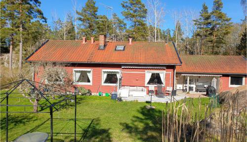 Four-Bedroom Holiday Home
