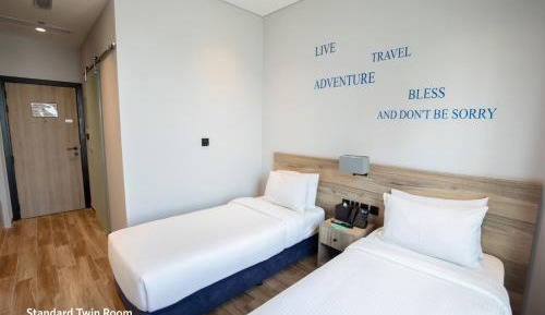 Standard Twin Room (includes 25% off F&B)