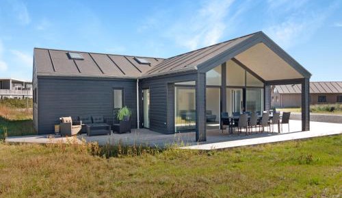 Four-Bedroom Holiday Home