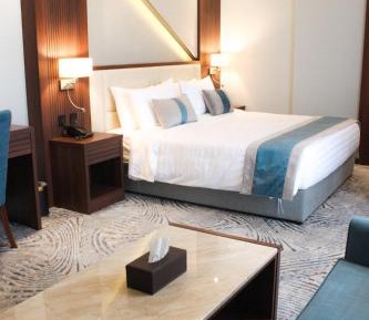 Deluxe King Room