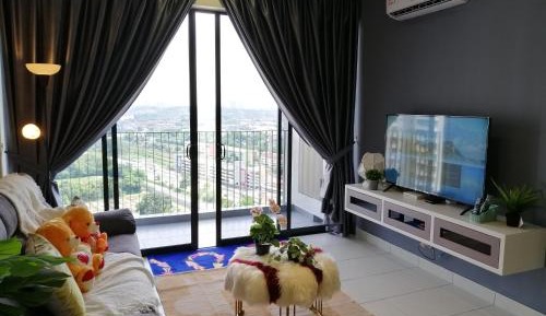 Deluxe Queen Suite