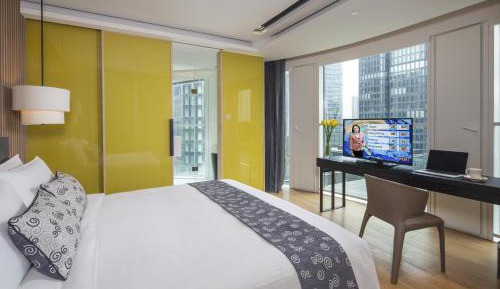 Deluxe One-Bedroom Apartment