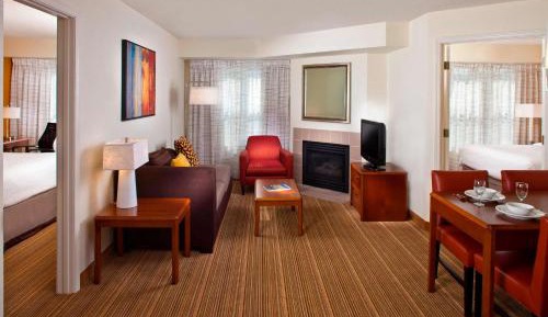 Two Bedroom Suite - Queen in Each