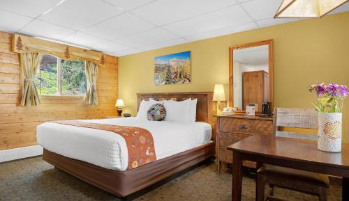 King Room with Pool View