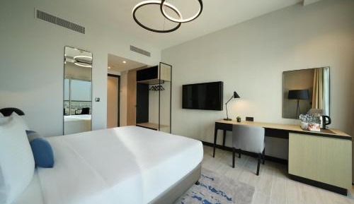 Guest Room – King Bed