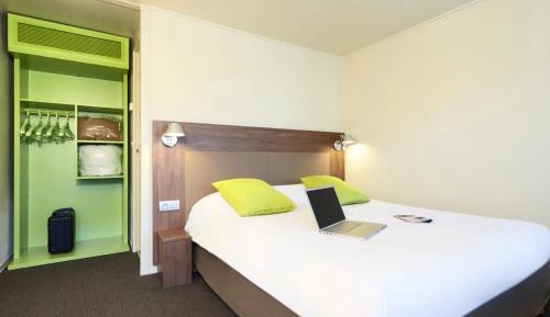 Double Room with 1 Double Bed and 1 Junior Bed