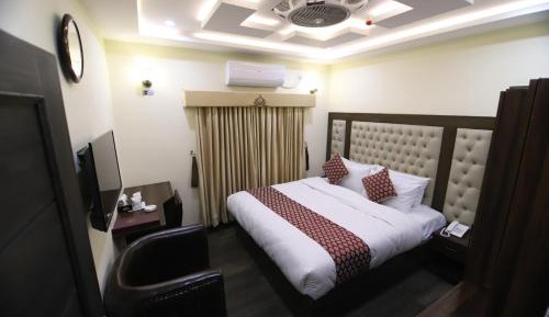 Deluxe Family Room