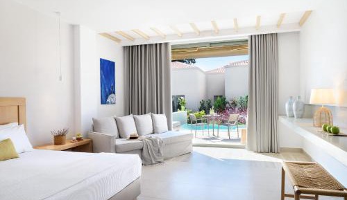 Deluxe Suite with Private Pool